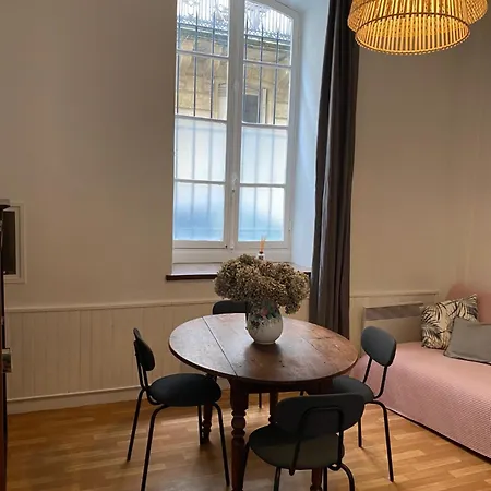 Grand Studio Style Bordelais Dans Le Triangle D'Or Bordeaux Exterior photo